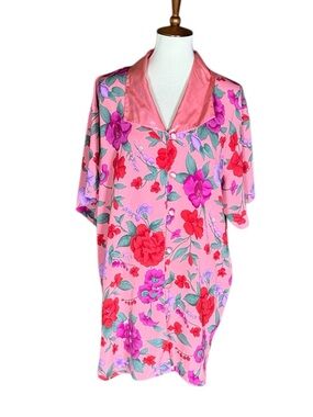 Vintage Victoria’s Secret nightshirt with floral print Size Medium / Large